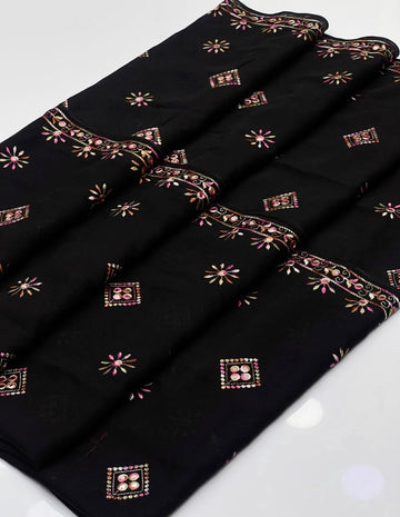 Swiss Lawn
Machine Balochi Embroidery Chadar